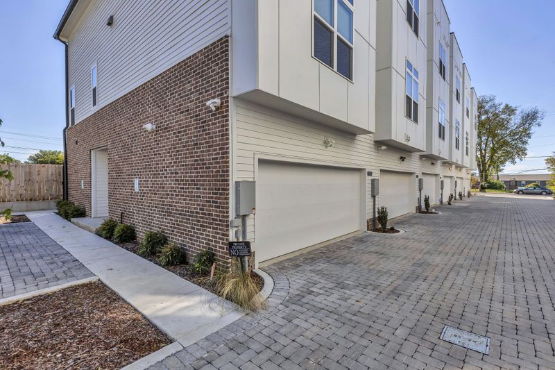121 Neill Ave #F, Nashville, TN 37206