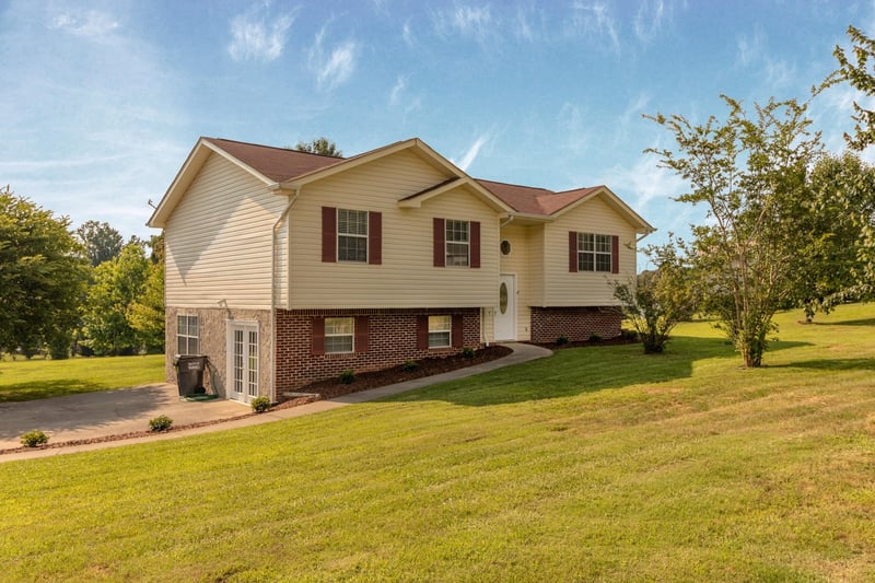 1433 Dustin Dr, Dalton, GA 30720