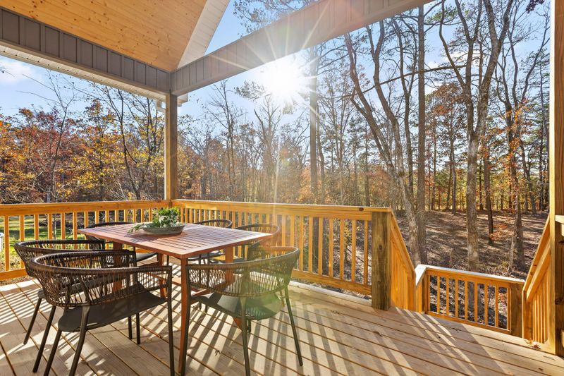 368 E Long Hollow Rd, Rock Spring, GA 30739