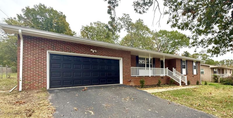 934 Greenhill Dr, Rossville, GA 30741