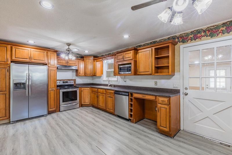 124 Hamel Dr, Chickamauga, GA 30707