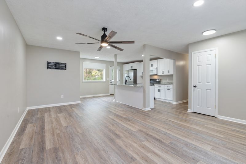 133 Batey Cir, Dickson, TN 37055