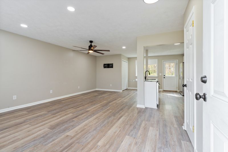 133 Batey Cir, Dickson, TN 37055