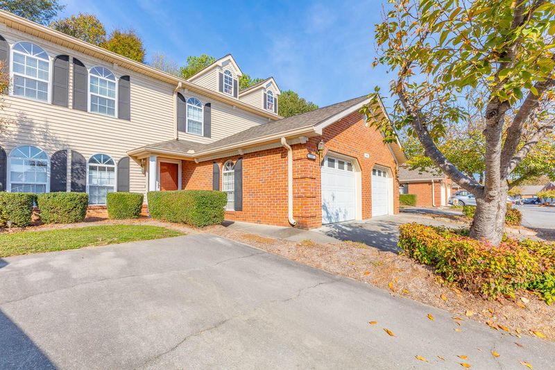 1699 Pin Oak Dr #137, Dalton, GA 30721
