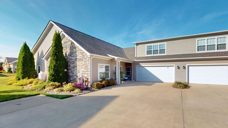 2450 Bridgeway St, Murfreesboro, TN 37128