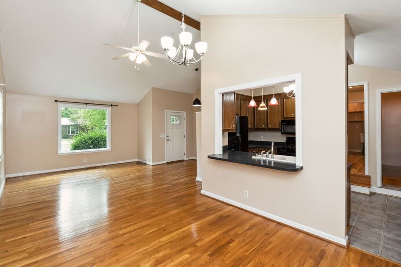 239 Green Harbor Rd, Old Hickory, TN 37138