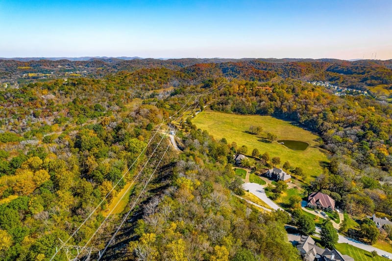 402 Lake Valley Dr, Franklin, TN 37069
