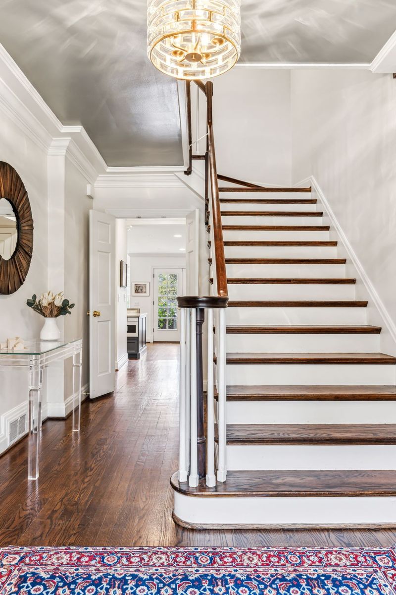 4212 Estes Rd, Nashville, TN 37215