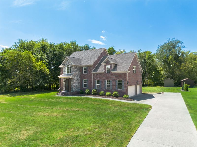1513 Oak Branch Dr, Columbia, TN 38401