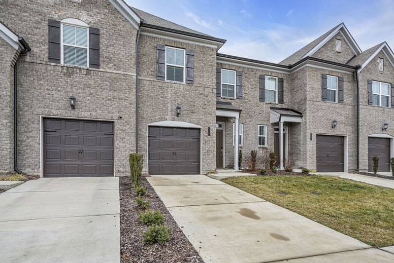410 Deveron Dr, Gallatin, TN 37066