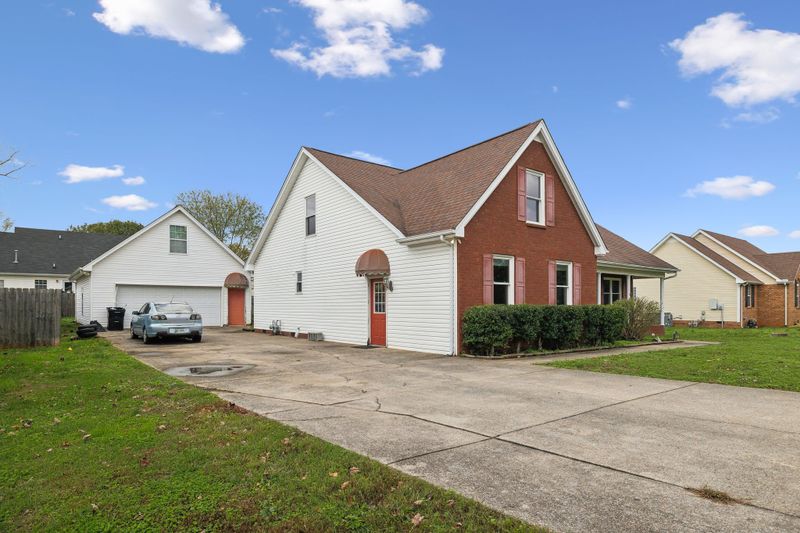 3331 Meadowhill Dr, Murfreesboro, TN 37130