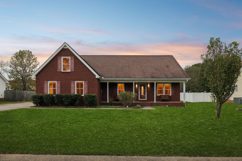 3331 Meadowhill Dr, Murfreesboro, TN 37130