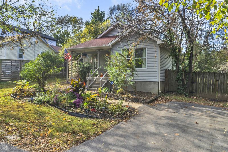 107 Sadler Ct, Nashville, TN 37210