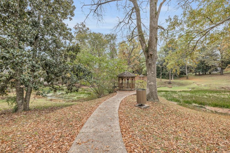 16 Euclid Ave #M9, Chickamauga, GA 30707