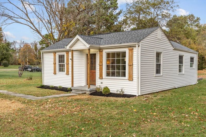1274 Old Charlotte Rd, White Bluff, TN 37187