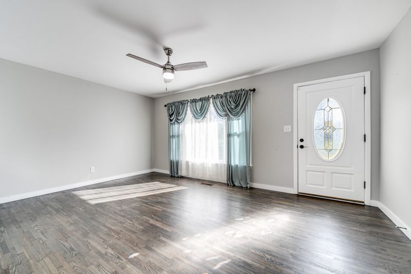 204 Joslin Ave, Gallatin, TN 37066