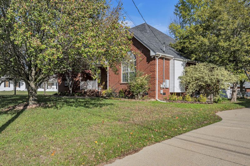 7012 Burntwood Dr, Smyrna, TN 37167