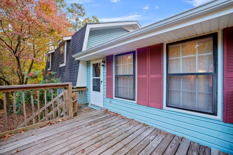 844 Mountain Leaf Dr, Tunnel Hill, GA 30755