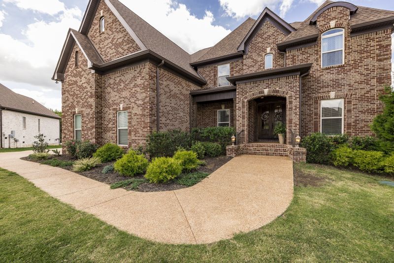 2004 Beechhaven Cir, Mount Juliet, TN 37122