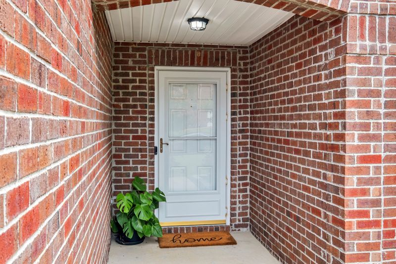 157 Mary Joe Martin Dr, La Vergne, TN 37086