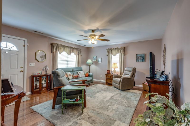 218 Pickens Ln, Columbia, TN 38401