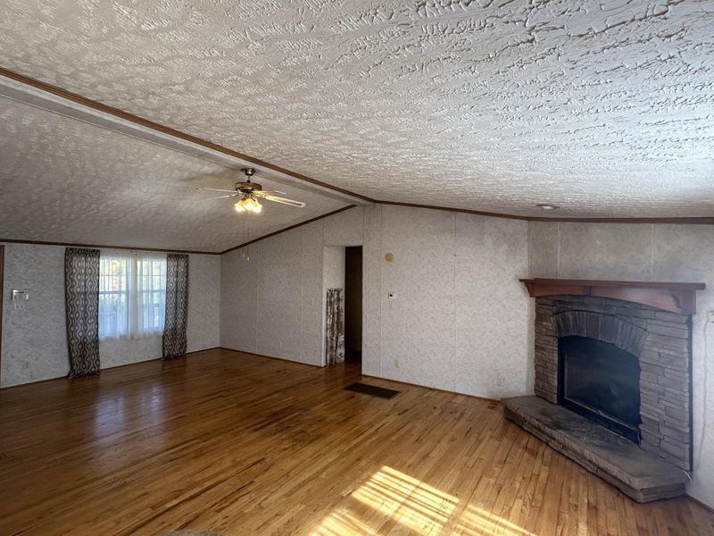16 Walking Horse Ln, Tunnel Hill, GA 30755