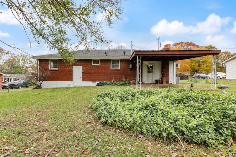 1012 Minnicks Dr, Greenbrier, TN 37073