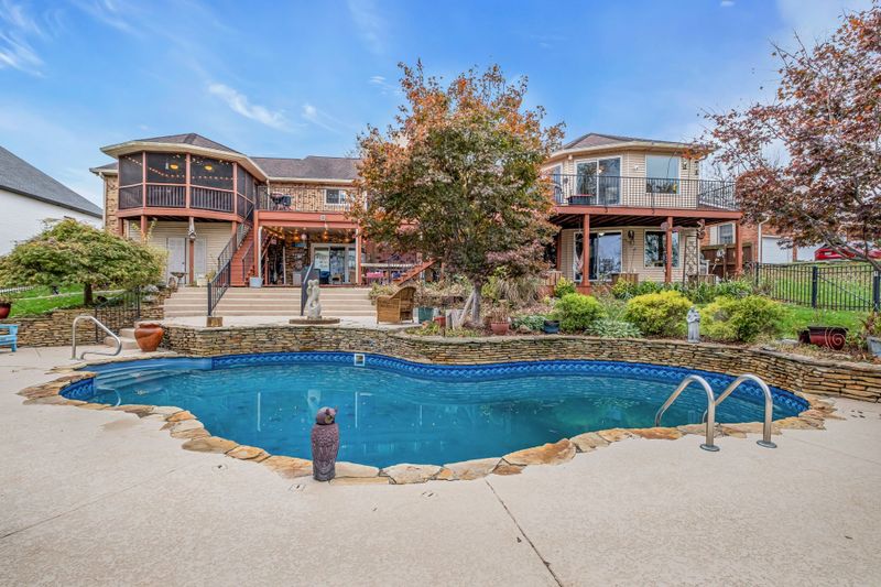 1445 Dickerson Bay Dr, Gallatin, TN 37066
