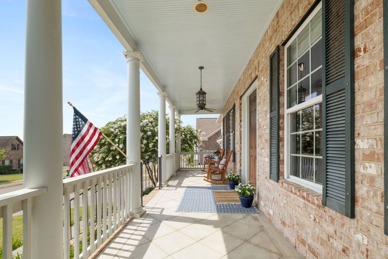 1389 Round Hill Ln, Spring Hill, TN 37174