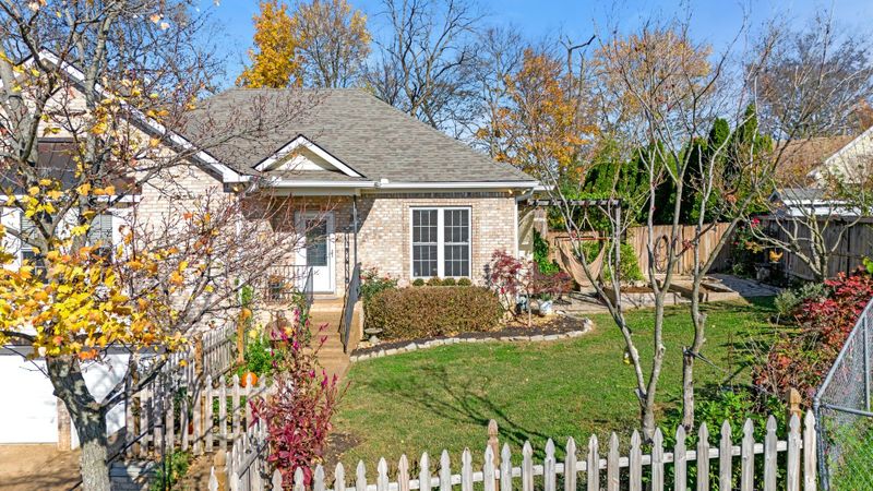 22 Anton Ct, Nashville, TN 37211