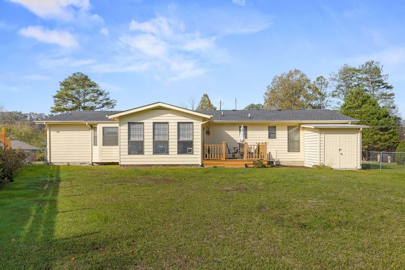 72 Cordell Dr, Rossville, GA 30741