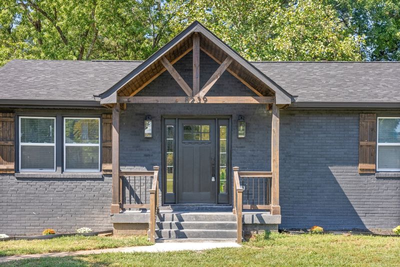 8239 Luree Ln, Hermitage, TN 37076