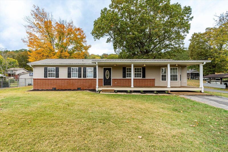 14 Lake Ave, Ringgold, GA 30736