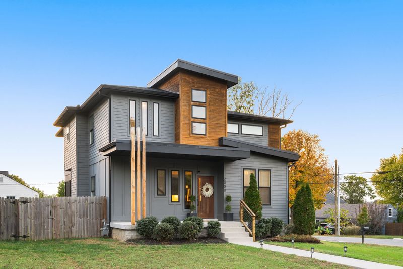2000 Rosemary Ln, Nashville, TN 37210