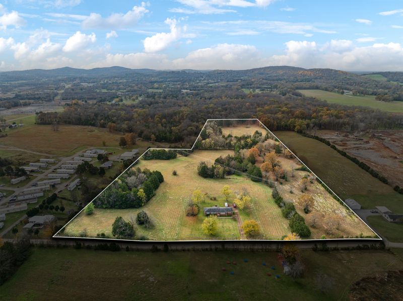 360 Bartons Creek Rd, Lebanon, TN 37090