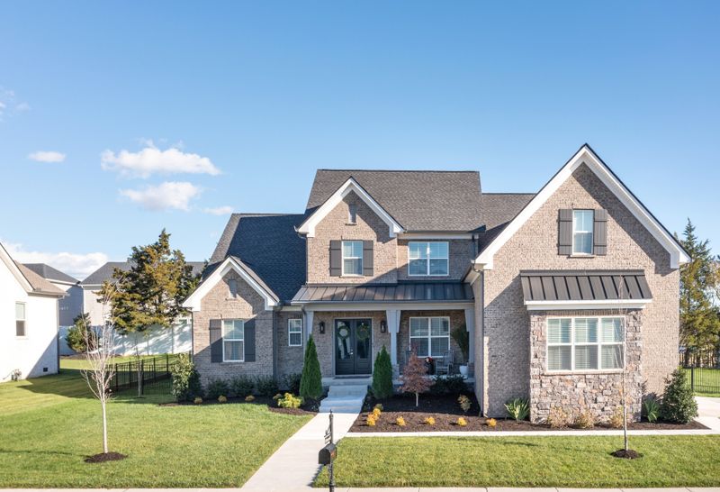 808 Regimental Dr, Hermitage, TN 37076