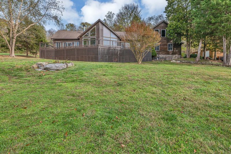 987 Mount Olivet Rd, Columbia, TN 38401