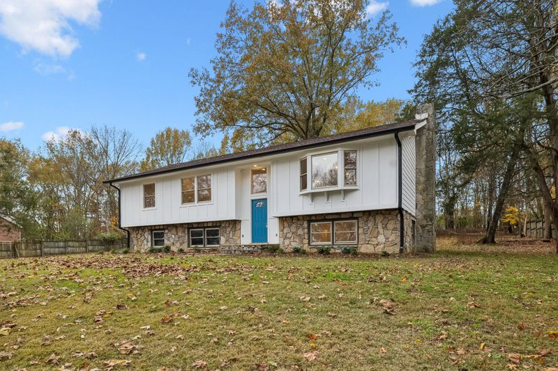 1126 Lakewood Dr, Gallatin, TN 37066