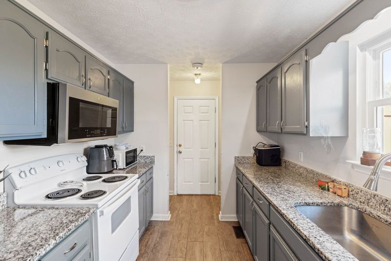 2041 Shawnee Ln, Greenbrier, TN 37073