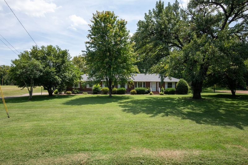 506 Broadmoor Dr, Nashville, TN 37216