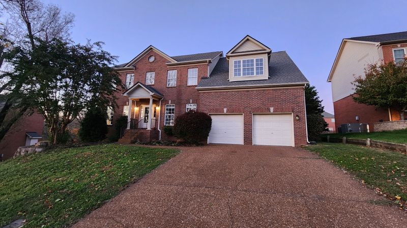 151 Mansker Park Dr, Hendersonville, TN 37075