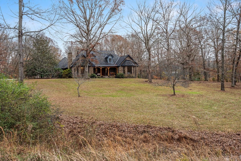 1507 White Rd, Bon Aqua, TN 37025