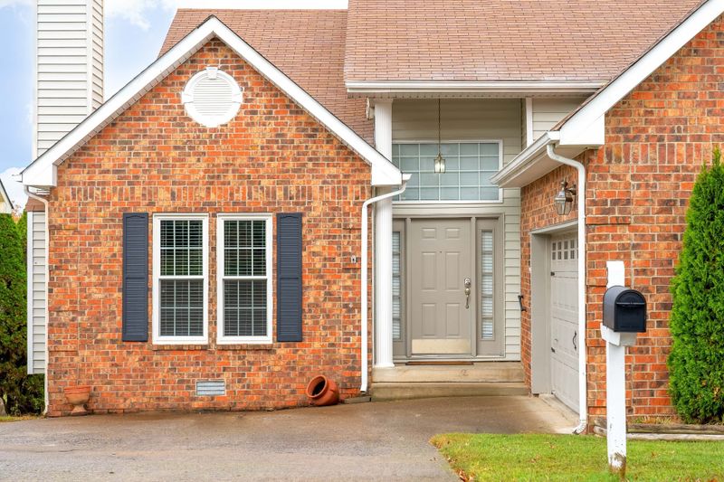 219 Cherry Hill Dr, Hendersonville, TN 37075