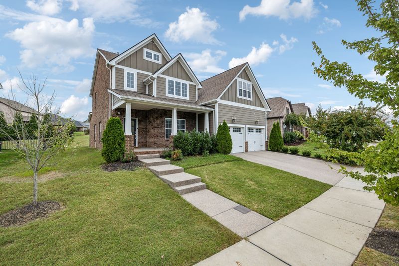 814 Cherry Grove Dr, Hendersonville, TN 37075