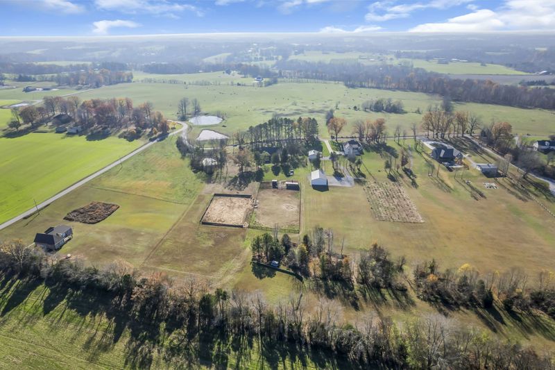 7848 Greenwood Rd, Cross Plains, TN 37049