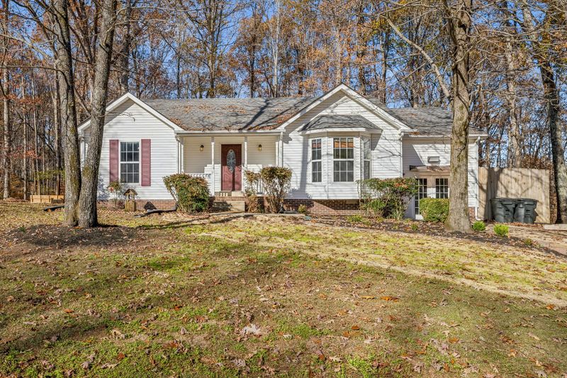 502 Lillian Ct, White Bluff, TN 37187