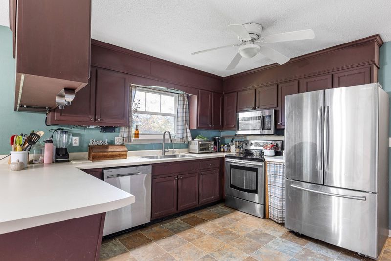 40 Wally Cir, Trenton, GA 30752