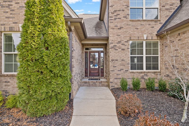 8020 Fenwick Ln, Spring Hill, TN 37174
