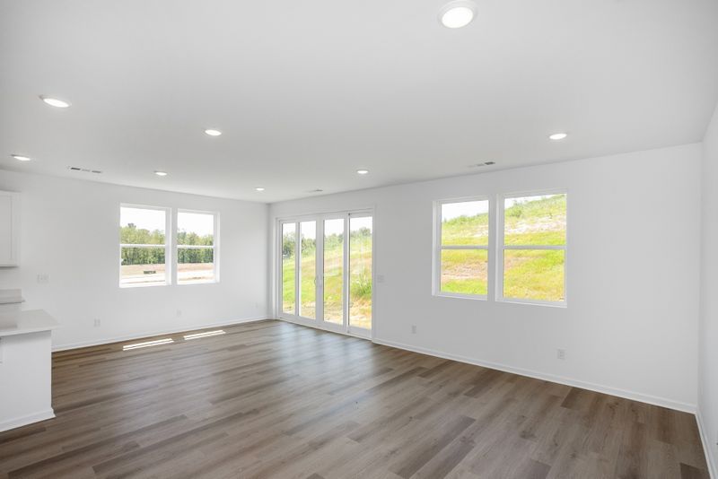 3303 Laurel Brook Dr, Columbia, TN 38401