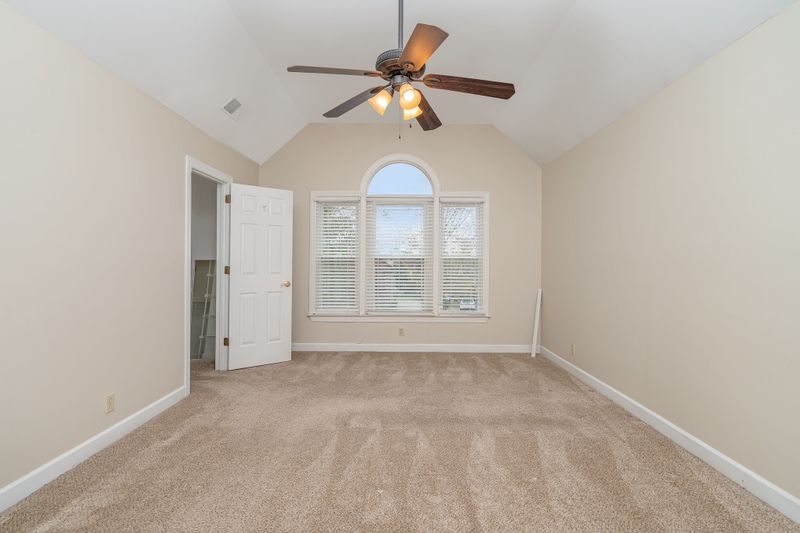 2824 Regenwood Dr, Murfreesboro, TN 37129